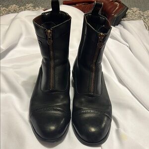 ARIAT Black Leather Men's Boots 10D one missing shoe sole